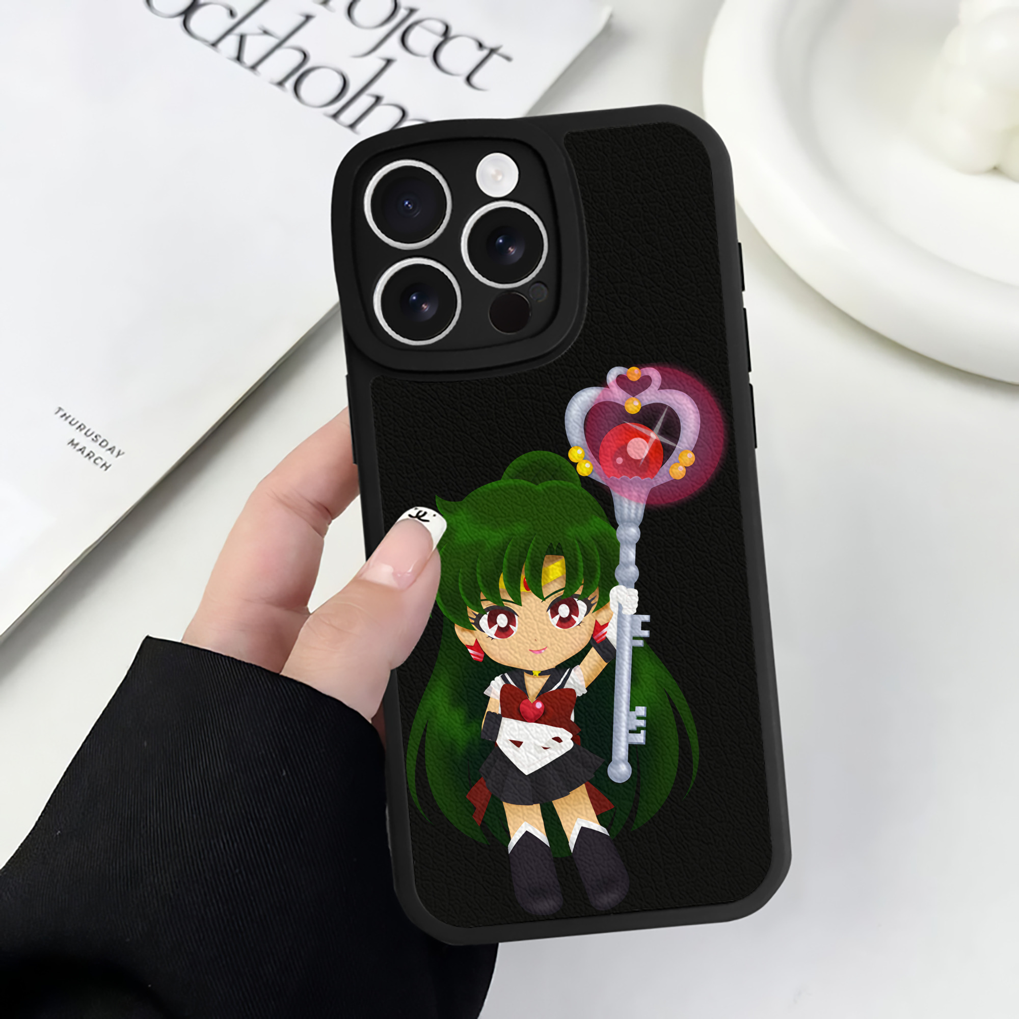 （画像用） 美少女戦士セーラームーン 冥王せつな Sailor Moon Meiou Setsuna 【iPhone 16シリーズ対応】シリコンスマホケース（レザー調） 材質：シリコン